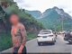 山西一女子拒绝加塞遭纹身男辱骂恐吓